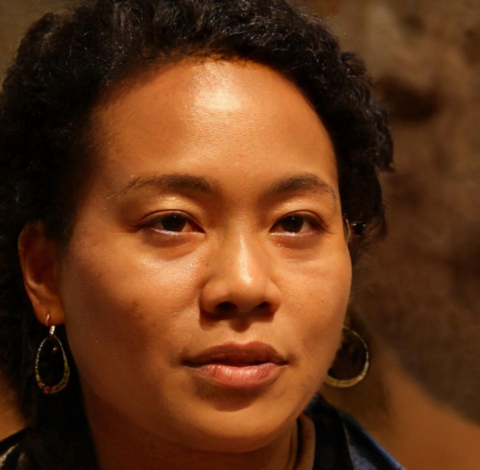 Portrait de Céline Valmont, experte en gestion des périodes critiques